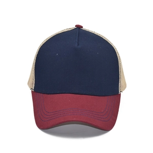Dreifarbiger Mesh-Trucker-Hut mit dunkelblauer Front und bordeauxrotem Schirm
