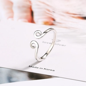 Minimalist silver open ring with polished cloud scroll pattern for men and women