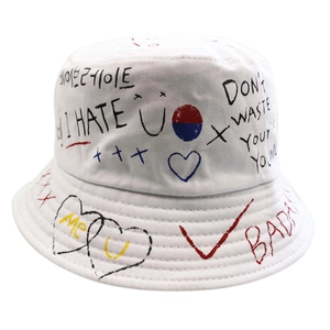 Graffiti heart pattern white cotton bucket hat featuring street style prints for sun protection