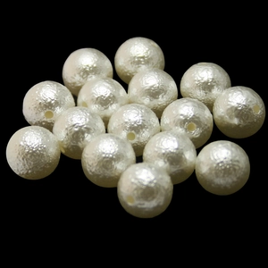 Macro di perle in ABS bianco crema con trama stropicciata per creazione gioielli fai-da-te
