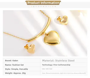 Detalle de conjunto de collar y pendientes de acero inoxidable con forma de corazón