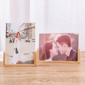 Moderner Foto-Rahmen Aus Holz Mit Acryl-Platte Desktop U-Förmiger Bilderhalter Massiver Buche Walnuss Holzständer