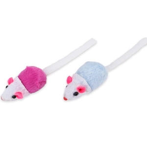 Vue détaillée des jouets souris en peluche pour chats avec de longues queues en ruban