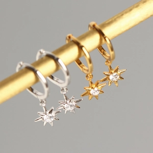 Minimalist S925 sterling silver star earrings with zircons in gold and silver finish