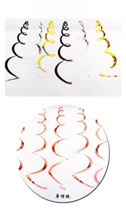 Dettaglio di decorazioni a spirale singola in PVC metallizzato in vari colori vivaci