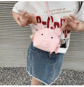 Cute pink pig-shaped mini shoulder bag with 3D ears for little girls outdoor use
