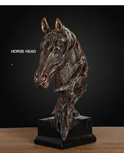 Detailansicht der Vintage Bronze Pferdekopffigur mit strukturierter Mähne und schwarzem Sockel