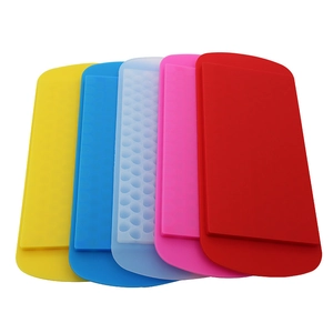 Multi-color rectangular silicone pads with circular non-slip texture for DIY baking molds