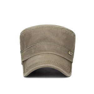 Casquette d'armée vintage en coton délavé avec plaque en métal et design plat