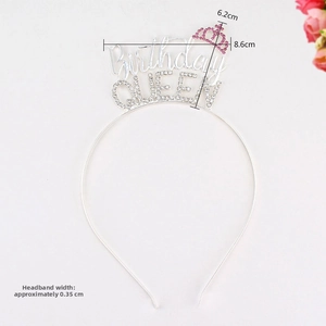 Détail du serre-tête argenté Birthday QUEEN avec strass scintillants blancs et roses