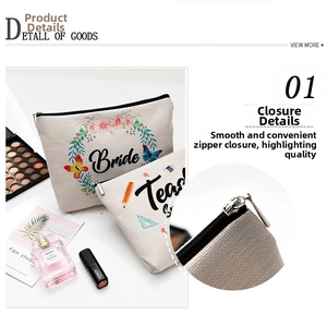 Détail de la trousse à maquillage en toile avec fermeture éclair et motif floral Bride