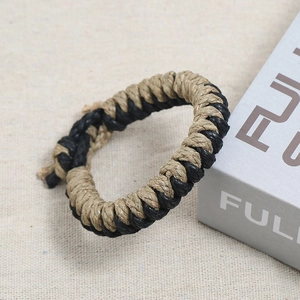Bracelet rétro en corde de chanvre tressée à la main en noir et beige pour homme