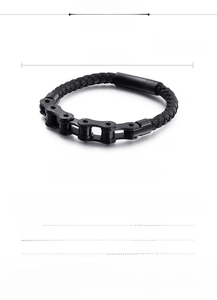 Detailed view of men's 210mm leather bracelet with 316L stainless steel bike chain design