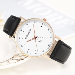 Montre à quartz minimaliste avec boîtier or rose, cadran blanc et bracelet noir