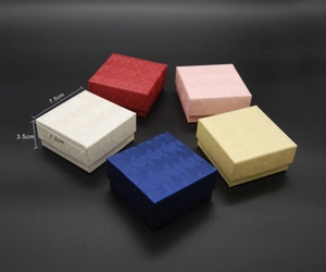 Top view of square jewelry gift boxes in five colors with size 7.5cm x 7.5cm x 3.5cm