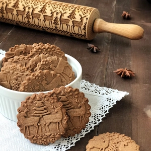 Wooden Engraved Embossed Rolling Pin With Christmas Reindeer Snowflake Pattern For Baking DIY Cookies Pastry Kitchen Tool