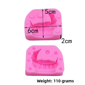 Macro detail of a 110g pink silicone cake mold featuring intricate floral relief textures