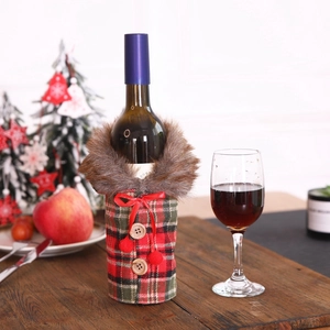 Christmas red wine bottle cover with red-green plaid pattern and faux fur collar decoration