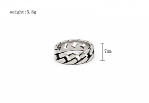 Détail de la bague maillon de chaîne rétro de 7 mm en argent antique pesant 5,8 g