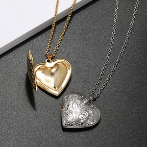 Vintage Alloy Heart Locket Necklace Engraved Flower Photo Frame Pendant Gold Silver Necklace For Women Fashion DIY Jewelry