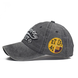 Berretto da baseball in cotone lavato grigio scuro con ricamo 3ET e stemma giallo