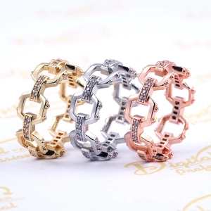 Three-color chain link rings in gold, silver, and rose gold with zircon inlay
