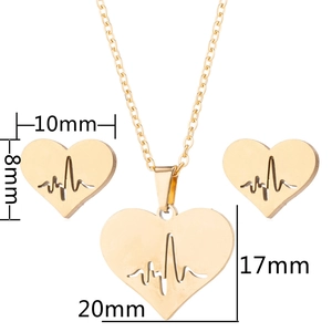 Set gioielli cuore dorato con collana e orecchini e misure delle dimensioni