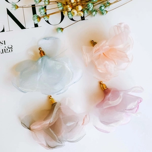 Chiffon Blütenblatt Anhänger Charms Mit Legierung Metallkappen Für DIY Ohrring Schmuckherstellung Romantisch Elegant