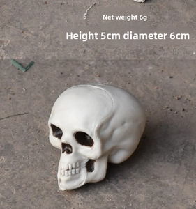 Mini Halloween skull decoration with 5cm height and 6cm diameter, weighing only 6g