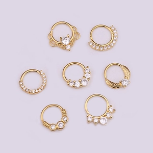 Detail-Set aus 7 goldenen Septumringen und Steckern mit Mikropavé-Zirkonia-Kristallen
