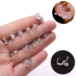 Detail von Vintage Silber Piercing Set mit Herz und Kreuz Steckern mit Zirkonia