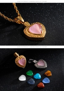 Gros plan de pendentifs médaillons en forme de cœur avec zircon coloré et pierres fines