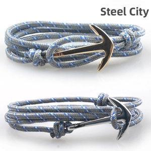 Détails des bracelets ancre marine avec corde tressée grise et fermoirs en or ou argent