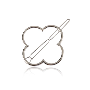 Barrette à cheveux évidée en forme de trèfle argenté en alliage de zinc pour femme