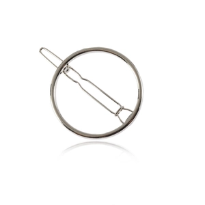 Barrette à cheveux circulaire en métal argenté minimaliste avec finition polie sur blanc
