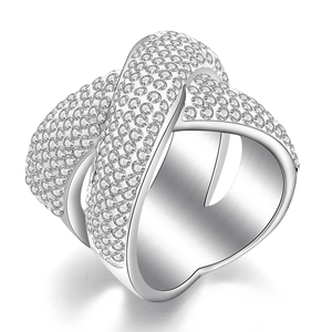 Bague croisée en acier inoxydable 316L poli avec pavé de pierres de zircone cubique