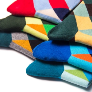 Détails de maille des chaussettes en coton à motif argyle coloré pour hommes et femmes