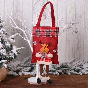 Sac cadeau de Noël en toile de jute avec décor renne en peluche 3D et bordure à carreaux