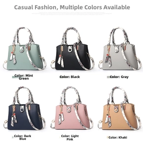 Six colors of stylish large capacity handbags with heart charms and checkered straps