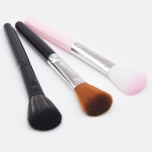 Professional Makeup Brush For Blush Powder Highlighter Soft Synthetic Fiber Bristles Plastic Handle Portable Beauty Tool