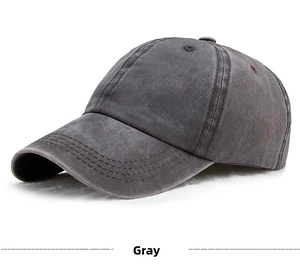 Detail der gewaschenen Denim-Baseballkappe in Holzkohlegrau mit Vintage-Finish