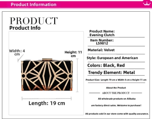 Dettagli dimensioni 19x4x11cm e materiali della borsa da sera in velluto nero con metallo