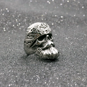 Anello punk gotico in acciaio inossidabile lucido con teschio e barba per uomo
