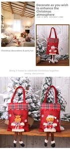 Détail de sacs cadeaux de Noël en jute avec poupées 3D de renne, bonhomme de neige et ours