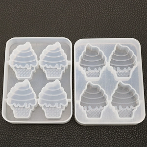 Détail du jeu de moules en silicone à 4 cavités pour pendentifs en résine glacée