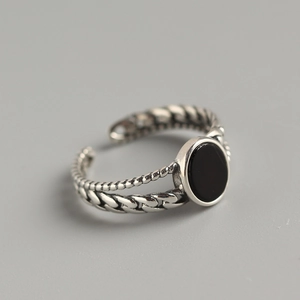 Vintage S925 silver adjustable ring with black onyx stone and textured chain band