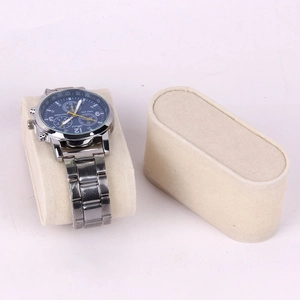 Cuscini per orologi in velluto beige per esporre orologi da polso e accessori per gioielli