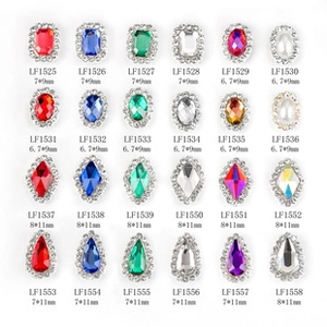 Detailed grid showing vintage heart-rimmed nail art rhinestones in various shapes and colors