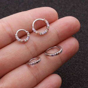 Nasenring aus Kupfer mit bunten Zirkoniasteinen in Silberoptik für Piercings
