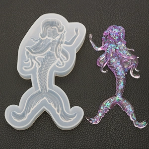 Moule en silicone sirène et pendentif en résine violette aux textures détaillées